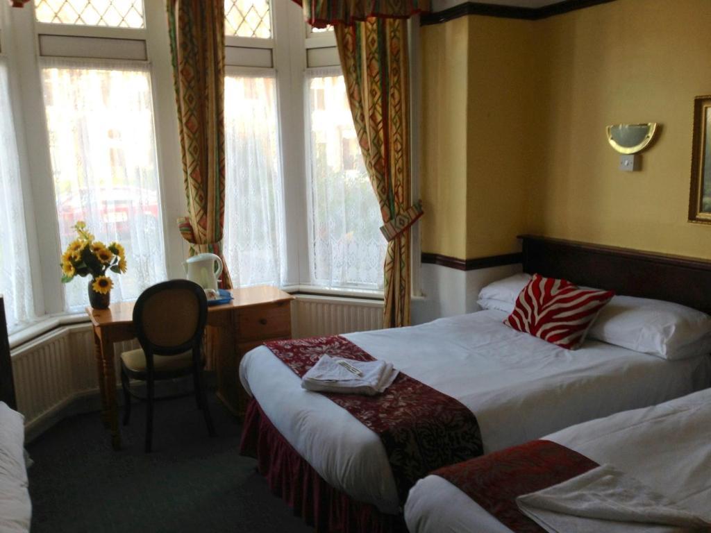 Penrhys Hotel Cardiff Kültér fotó